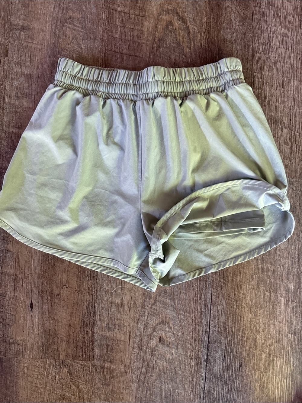 Beyond Yoga Light Green Women's Athletic Shorts XS